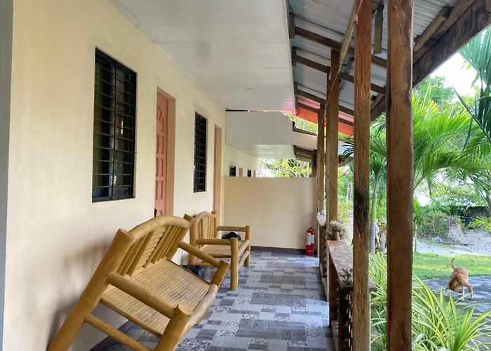 Camotes Affordable Staycation Bed & Breakfast *